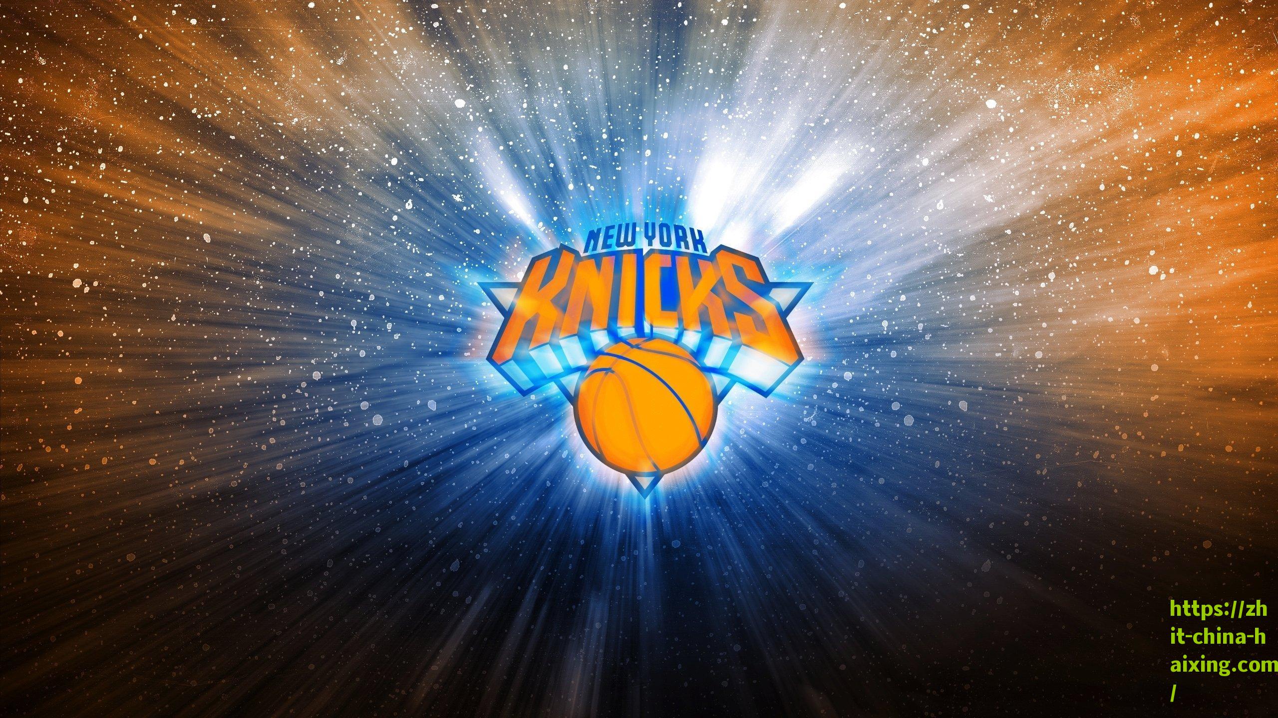 举牌也是一门技术活，赛场边缘的艺术与科学