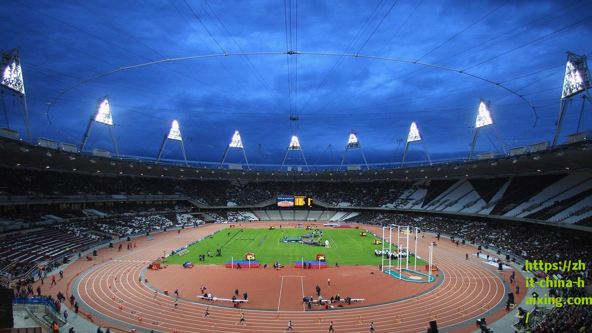 这个转播视角好像在玩足球游戏