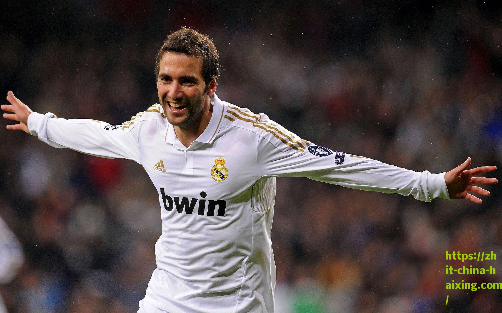 小球童的眼泪，一场意外如何点燃体育精神的深层对话